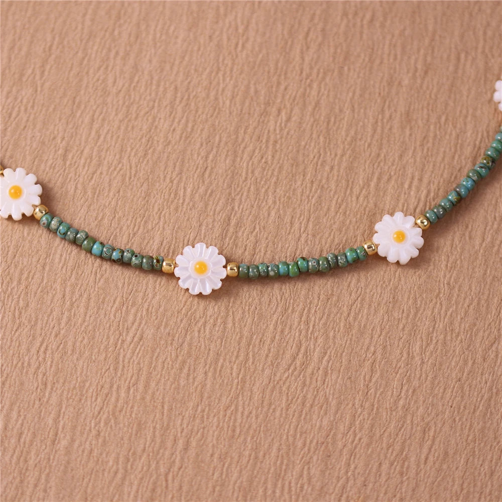 Daisy Flower Seed Bead Necklace