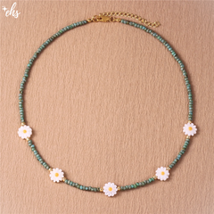 flower seed bead necklace Daisy Flower Seed Bead Necklace